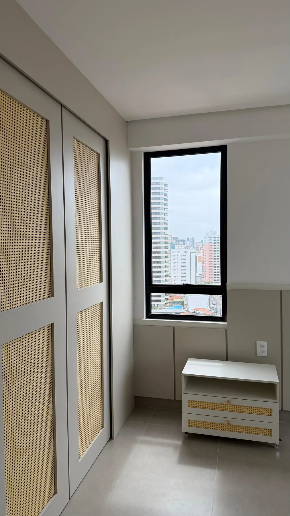 Closet rattan
